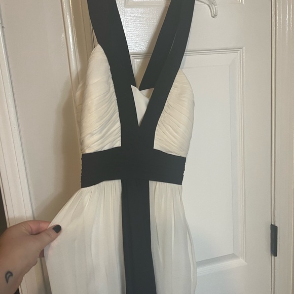 Winter white BCBG SIZE 10 dress - beautiful for New Years Eve/ Christmas parties - Picture 2 of 3